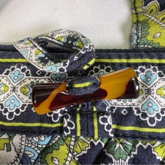 Vera Bradley CAMBRIDGE 11 x 8 like new - Picture 6 of 9